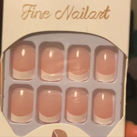 Fake nails - Picture 8 of 9